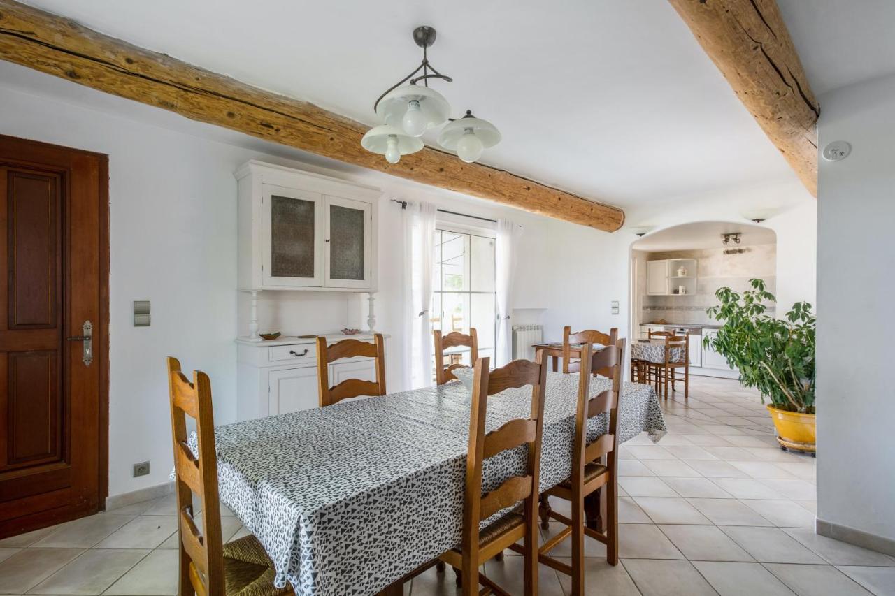 Villa Charmante A La Tour-D'Aigues Avec Piscine Privee Екстер'єр фото