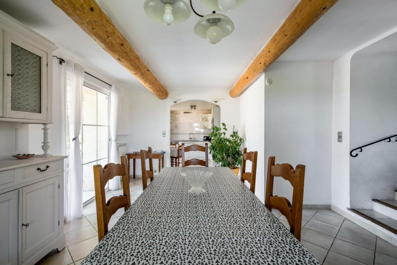 Villa Charmante A La Tour-D'Aigues Avec Piscine Privee Екстер'єр фото