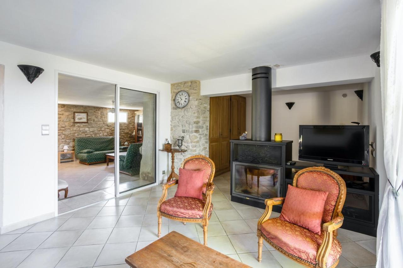 Villa Charmante A La Tour-D'Aigues Avec Piscine Privee Екстер'єр фото