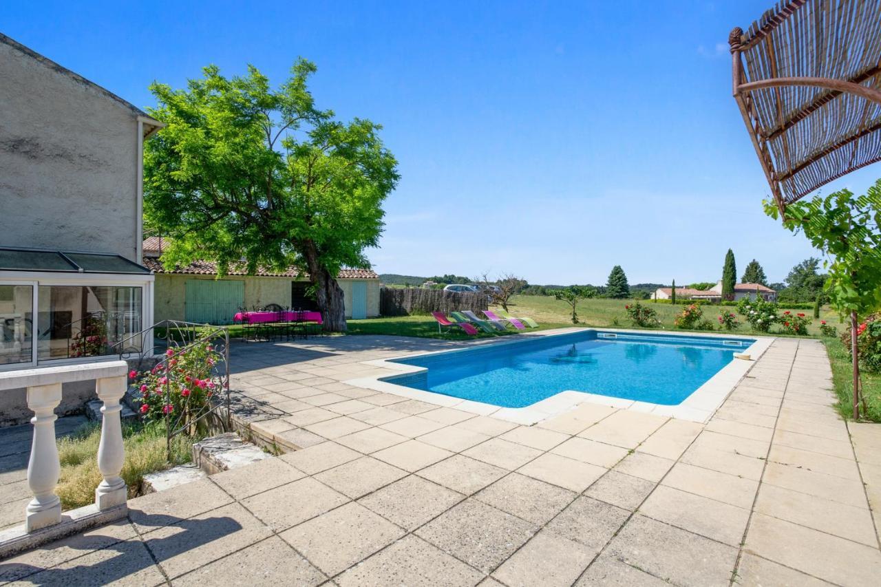 Villa Charmante A La Tour-D'Aigues Avec Piscine Privee Екстер'єр фото