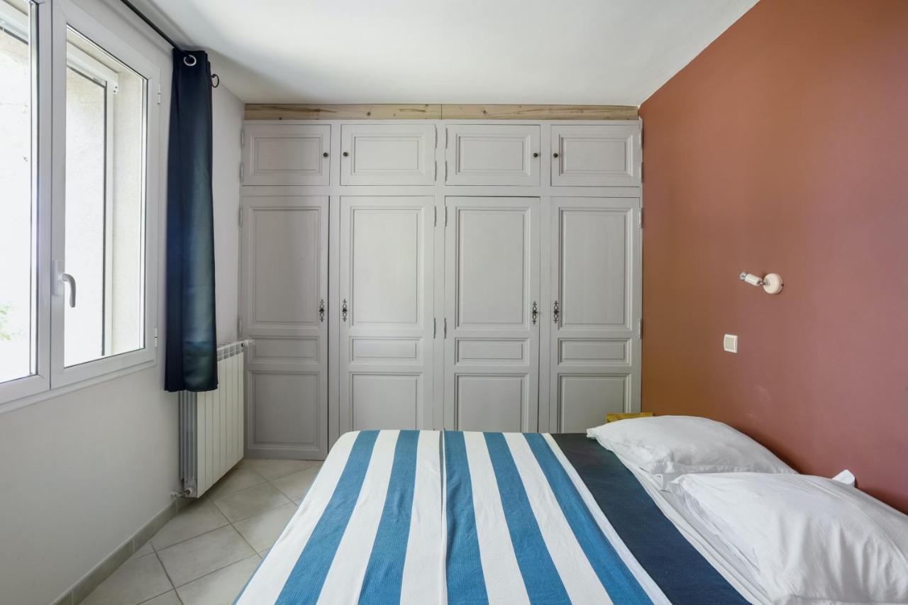 Villa Charmante A La Tour-D'Aigues Avec Piscine Privee Екстер'єр фото
